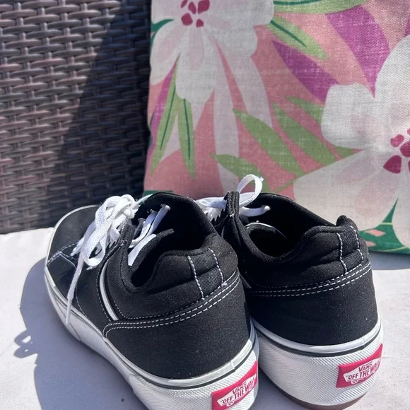 Vans Women's Seldan Platform Sneakers Size 9.5 - Picture 3 of 6